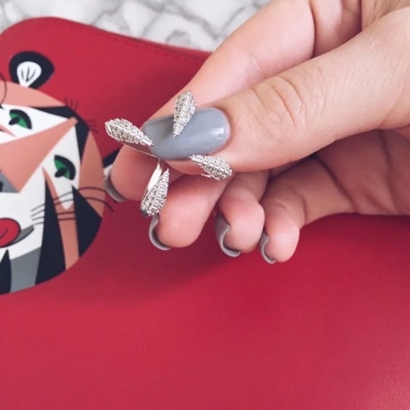 "Animal Instinct" - Picture 5 of 7